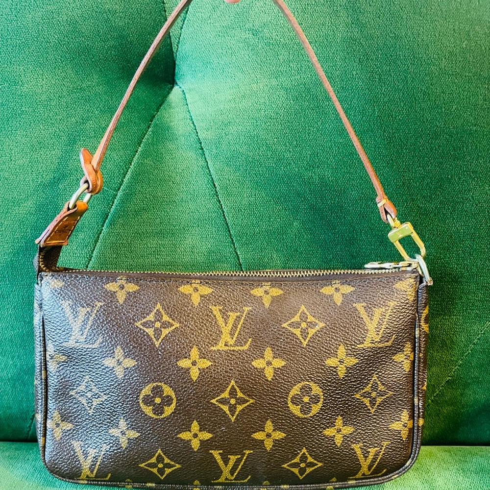 Authentic Louis Vuitton Pochette Y2K